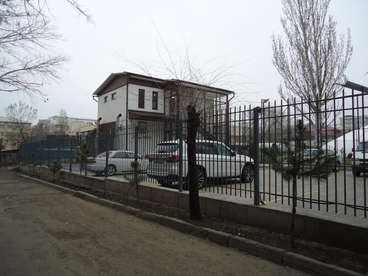 Tumar Hotel Bishkek Exterior foto